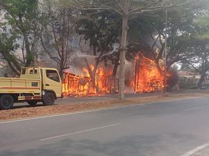 4 Kios Kayu di Jakabaring Palembang Terbakar, Diduga dari Tungku Masak
