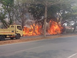 4 Kios Kayu di Jakabaring Palembang Terbakar, Diduga dari Tungku Masak