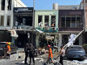 Dahsyatnya Ledakan Gas di RM Nasi Tempong Sri Dewi Pakuwon City
