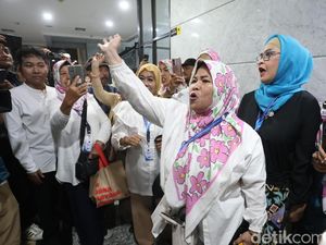 Luapan Ekspresi Pemohon Usai Gugatan Ijazah Gibran Ditolak MK