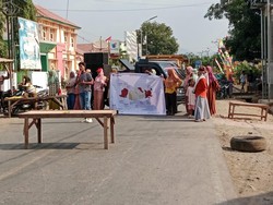 Warga Dompu Blokir Jalan Minta Dapur MBG Beroperasi, Satgas Buka Suara
