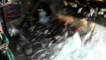 Terekam CCTV! Tembok Toko Sepatu Hancur Kena Ledakan di Pakuwon City