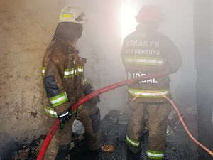 Korsleting Diduga Jadi Pemicu Kebakaran Rumah di Antapani