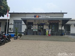 Warga Senang Rencana KRL Sampai Serang, Harap Tak Lagi Lama Tunggu Kereta