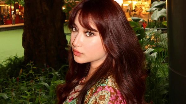 Penampilan Putri Cindy Fatikasari Curi Perhatian