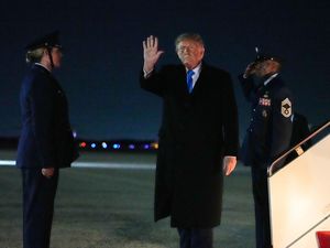 Trump Kembali ke Andrews Usai Kampanye di Nebraska