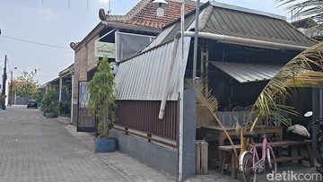 Nunung Emoh Pasang CCTV di Warung Meski 3 Kali Dikirimi Tanah Kuburan