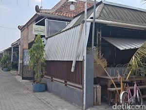 Nunung Emoh Pasang CCTV di Warung Meski 3 Kali Dikirimi Tanah Kuburan