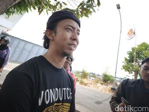 Ayah Mozza Axillia Luapkan Emosi ke Pembunuh Anaknya Saat Reka Ulang