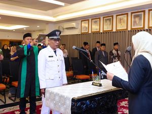 7 Tugas Penting Bupati Ipuk untuk Kades Setail yang Baru Dilantik