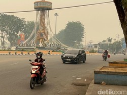 Kabut Asap Makin Pekat di Jambi, Pengendara Keluhkan Mata Perih