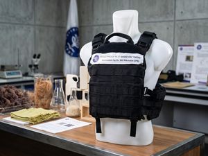 Limbah Tandan Kosong Sawit Disulap Jadi Helm hingga Rompi Antipeluru