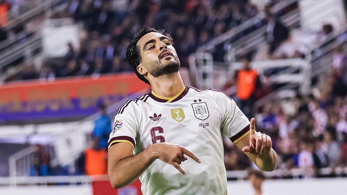 Mikel Merino lagi-lagi jadi juru selamat Timnas Spanyol. (Getty Images/Eurasia Sport Images)