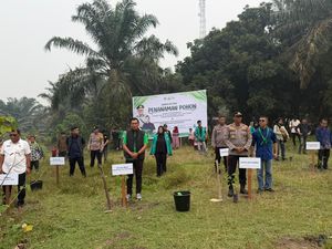 PeHR Riau Tanam Pohon Teruskan Semangat Green Policing Komjen Herry Heryawan