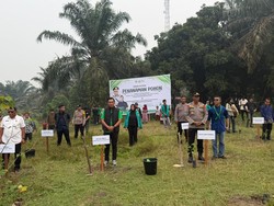 PeHR Riau Tanam Pohon Teruskan Semangat Green Policing Komjen Herry Heryawan