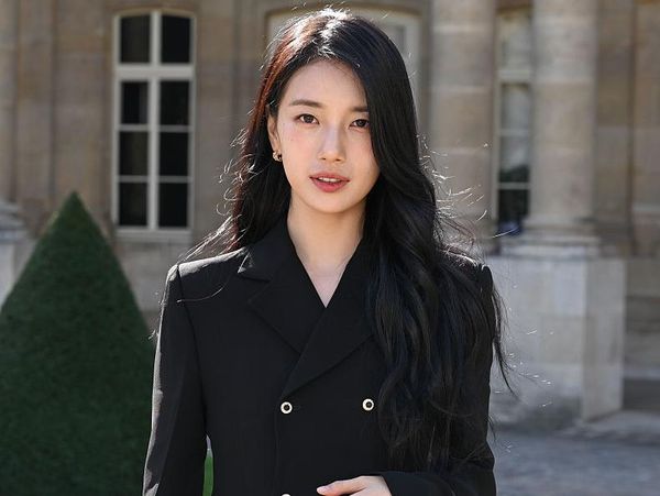 Gaya Elegan Suzy di Paris Fashion Week, Bikin Nostalgia Fans Drakor Anna