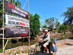 Benteng Terakhir Pesisir Timur Surabaya yang Terus Terdesak