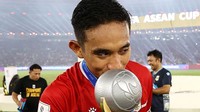 Rizky Ridho Kemarin Minta Maaf, Kini A1 Cium Piala