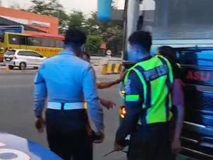 Penumpang Bus di Serang Dikeroyok hingga Ditusuk, 2 Pelaku Ditangkap