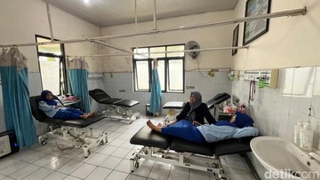 Kesaksian Siswi Mojokerto Keracunan MBG: Sate Ayamnya Asam-Bau Tak Sedap