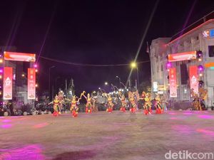 Ribuan Orang Padati Titik Nol KM Saksikan WJNC HUT Jogja Malam Ini
