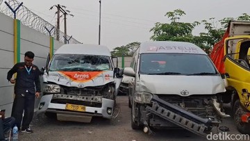 15 Kendaraan Tabrakan Beruntun di Km 91 Tol Cipularang, 1 Orang Luka Berat