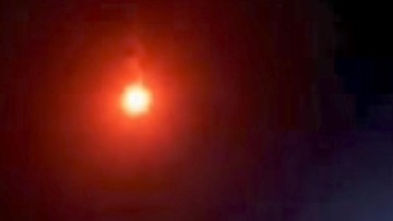 Heboh Bola Api di Langit Bekasi sampai Bikin Warga Takbir, Ternyata Flare