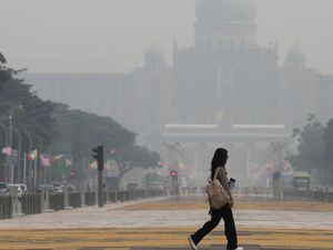 Sekolah di Malaysia Tutup Akibat Asap Karhutla