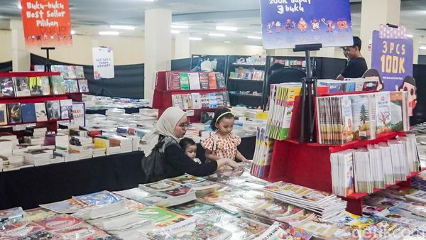 Berburu Bacaan Hemat, Buku Mulai Rp10 Ribu Hadir di Blok M Hub