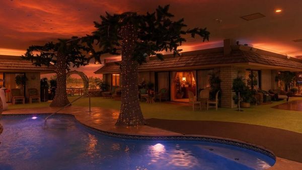 Jeroan Bunker Antikiamat 7 Meter di Bawah Tanah, Ada Kolam Renang-Mini Golf