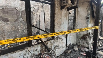 Kebakaran Hanguskan 8 Rumah dan Kios di Kemayoran, Puing-puing Berserakan