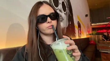 Kecanduan Minum 4 Gelas Matcha Sehari, Wanita Ini Jerawatan Parah!