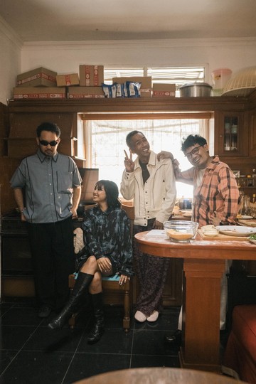 Lafa Pratomo, Ari Lesmana, dan White Chorus Ajak Hidup Secukupnya di Juara Dua