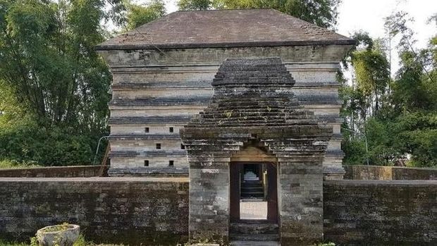 Makam Siti Fatimah binti Maimun, Gresik Makam Siti Fatimah binti Maimun, Gresik