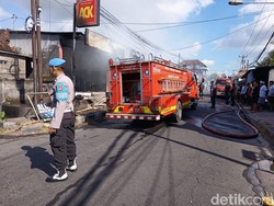 Rumah Makan ACK di Gianyar Terbakar, Diduga Akibat Kebocoran Gas