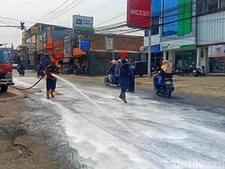 Ceceran Oli di Jalan Nasional Sukabumi - Bogor Hantui Pemotor di Sukabumi