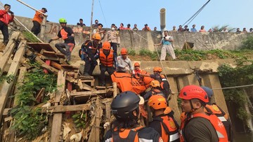 2 Hari Hilang, Remaja Tenggelam di Kali Ciliwung Jaktim Ditemukan Tewas