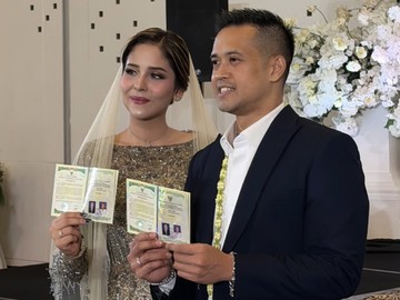 Foto Pernikahan Aufar Hutapea-Danya Assegaf, Olla Ramlan dan Pacar Kondangan
