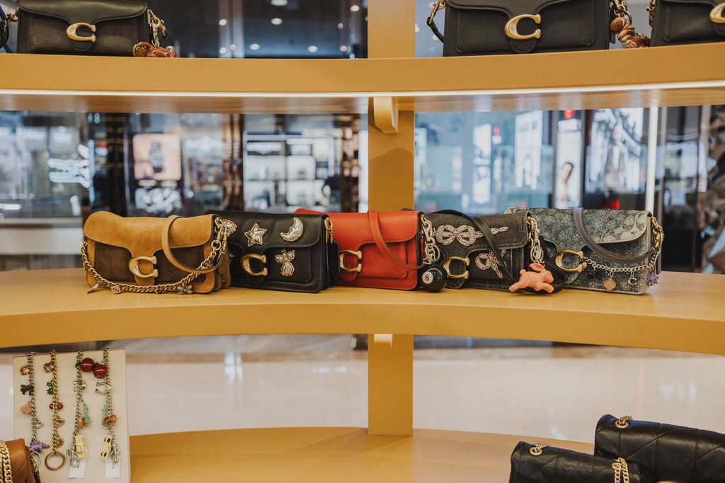 Coach Tabby Shop