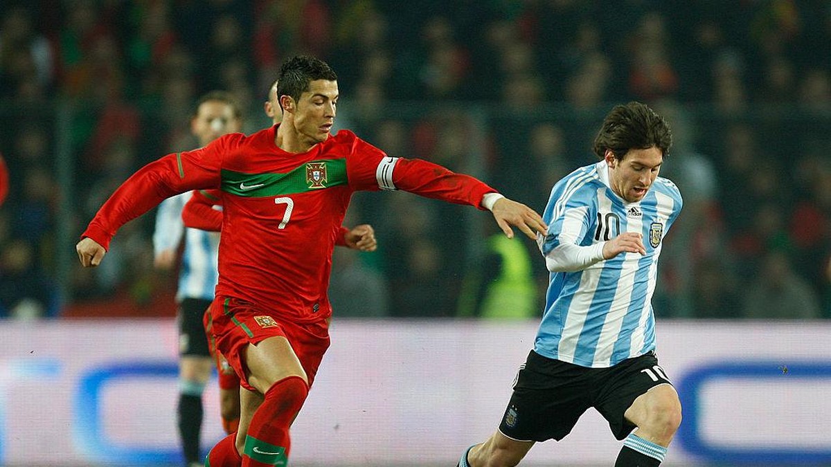 Cristiano Ronaldo cuma dua kali bertemu Lionel Messi di level timnas. (Corbis via Getty Images/Visionhaus)