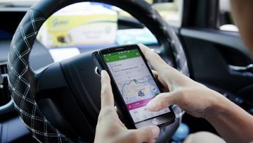 Sering Naik Transportasi Online Malam Hari? Kenali Fitur Ini demi Keamanan