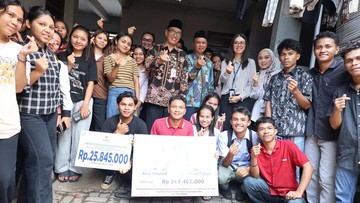 Gubernur Ahmad Luthfi Bantu Biaya Kos 224 Mahasiswa NTT di Jateng