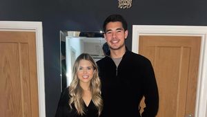 Intip 7 Gaya Elkan Baggott di Luar Lapangan, Ada yang Bareng Pacar