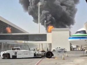Houthi Serang Bandara Riyadh, Satu Pesawat Rusak Parah