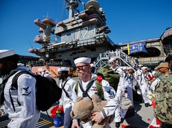 321 Hari Berlayar, Kapal Induk USS Abraham Lincoln Akhirnya Tiba di AS