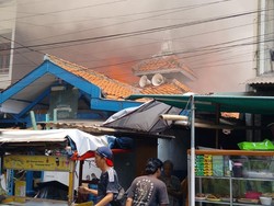 Permukiman di Jembatan Lima Tambora Kebakaran, 105 Personel Damkar ke TKP
