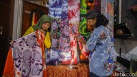 Kriya Gading Wadahi Pasutri Seniman Kembangkan Batik Kontemporer