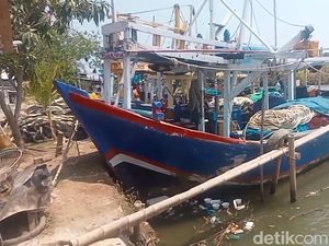 Ratusan Nelayan Muara Ciasem Subang Menganggur gegara Kelangkaan BBM