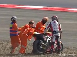 Mario Aji Crash di FP2 Moto2 Mandalika, Terlempar ke Posisi 23