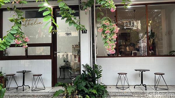 Cicip Es Kopi hingga Matcha Latte Cheese di Kafe Hidden Komplek Pamulang